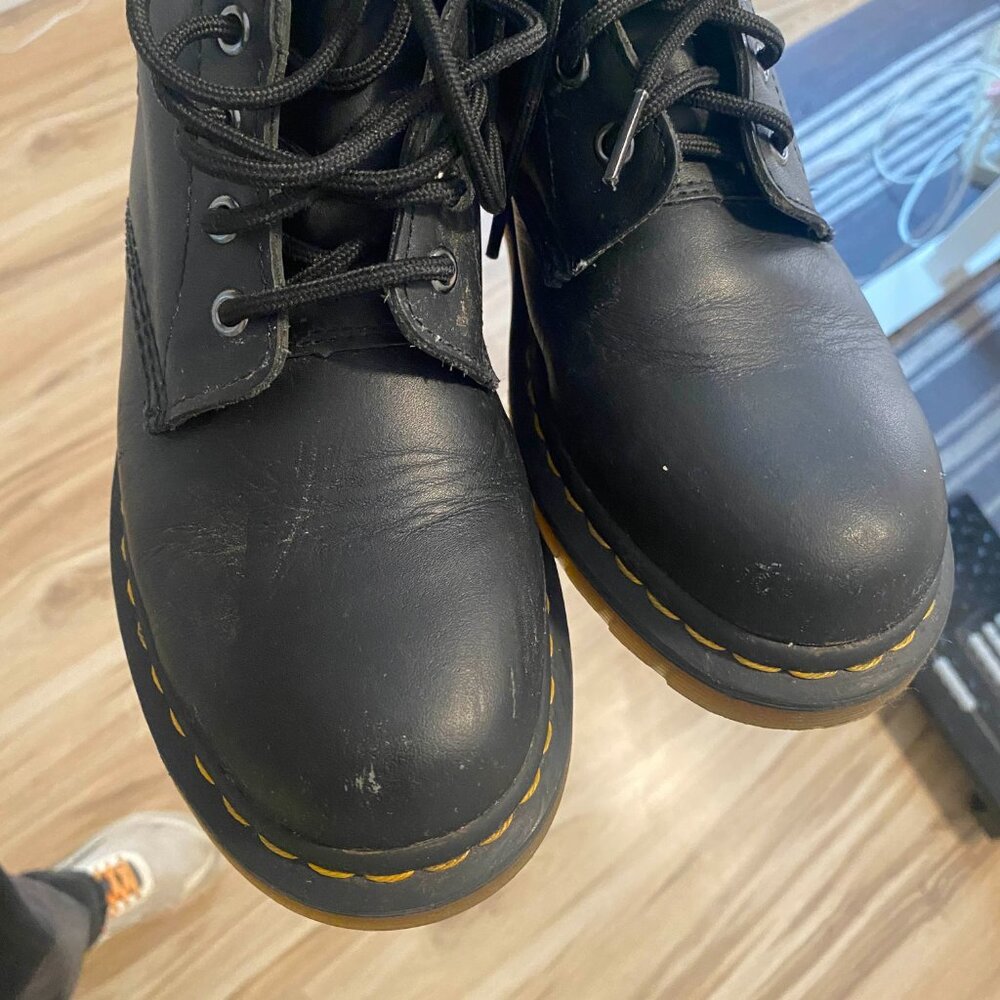 Dr. Martens 1460 W Black Leather Lace-Up Boots UK 7 / EU 41 / US 9 L Womens - Picture 3 of 7